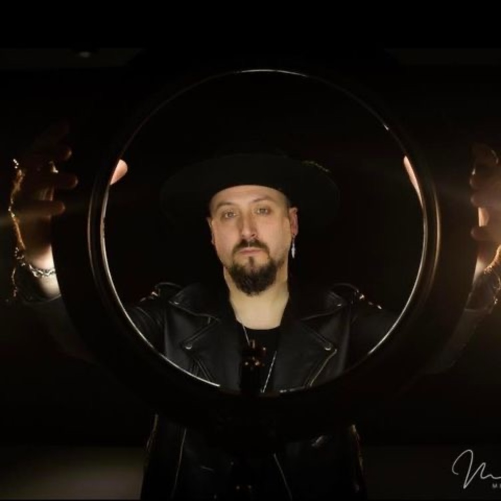 Meet your Posher, Chris